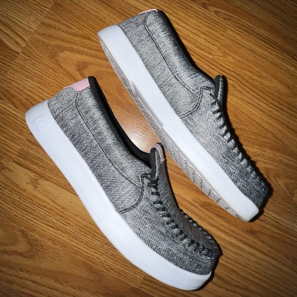 Grey women’s DC Villain shoes - Picture 5 of 5